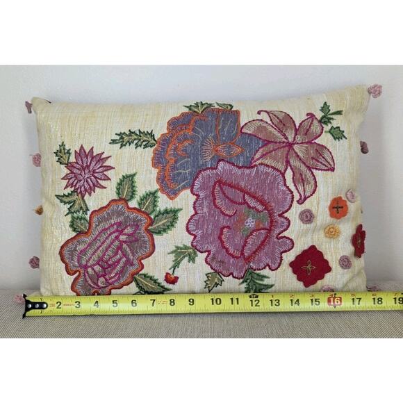 Pier 1 Decorative Pillow Embroidered Red Floral Flowers Gold Glitter Crochet - Picture 5 of 6